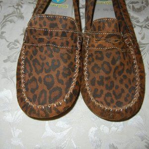 Charleston shoe company leopard loafer flats 8